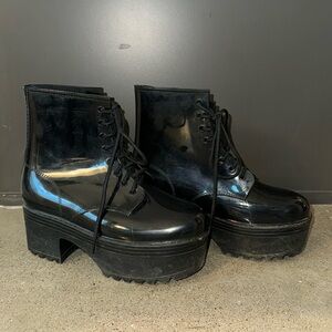 Jeffrey Campbell Women’s Platform Heel Fog Waterproof Boot